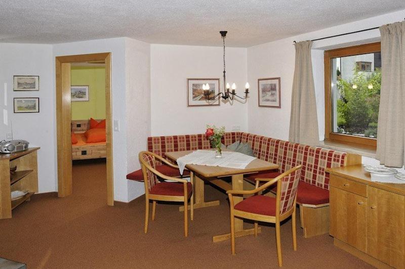 Appartementhaus St. Martin Seefeld in Tirol Rom bilde